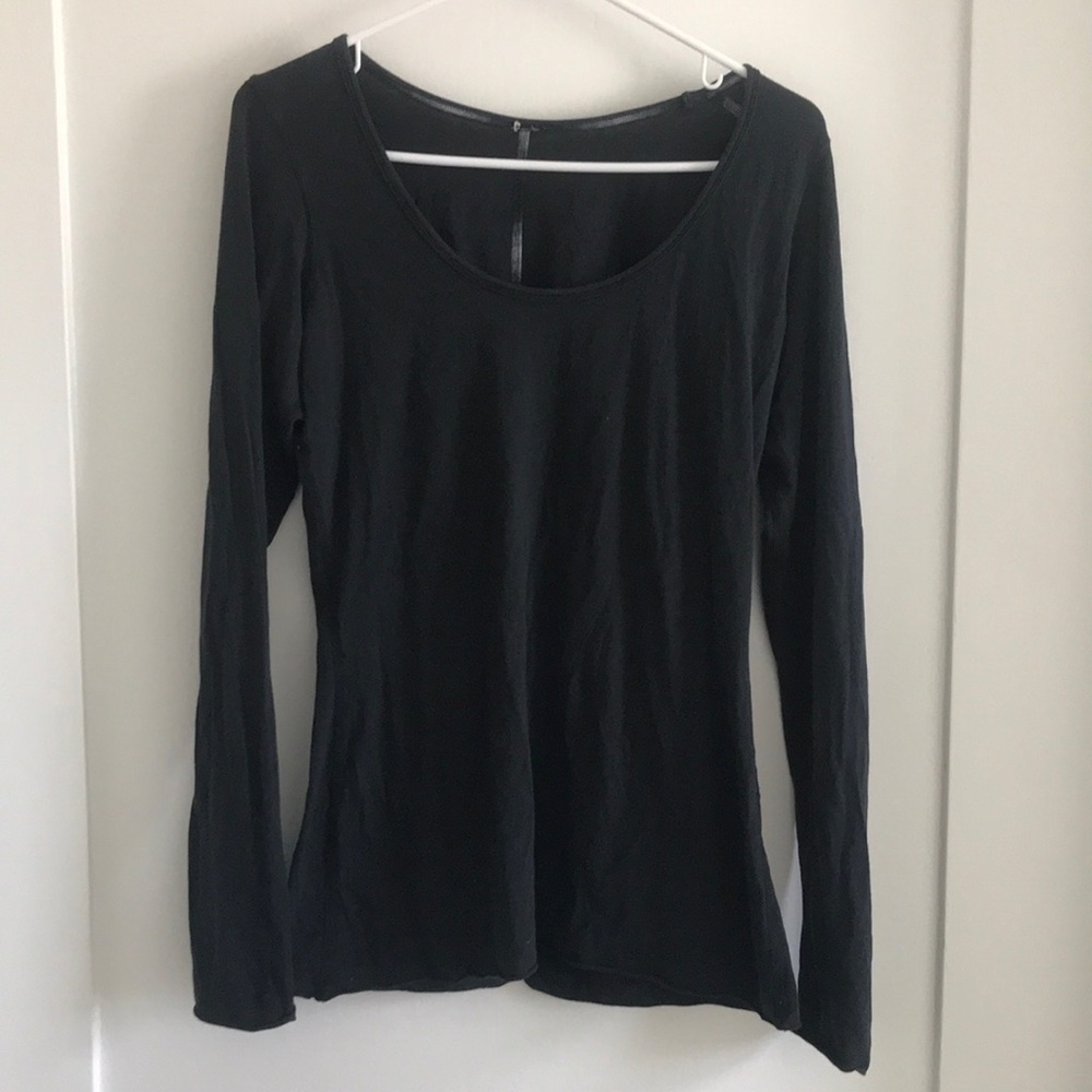 Lululemon Black shirt